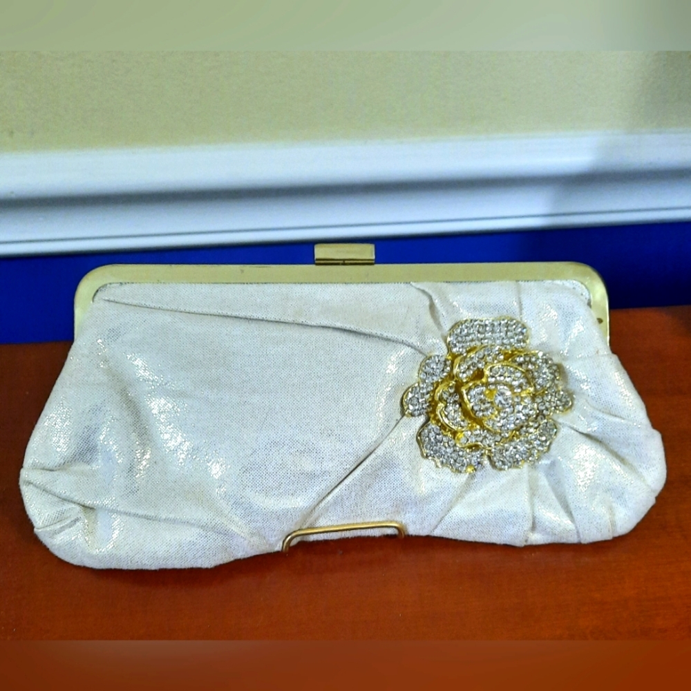 Beautiful Evening Dress Purse for Formal Occasions.